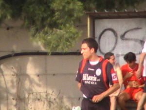 L'attaccante del Carapelle Alessandro Magaldi