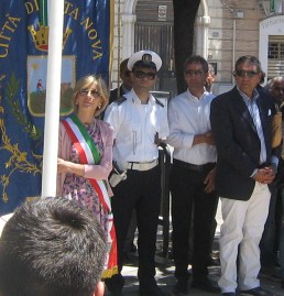 Il Consigliere Antonio Bellino a destra con il sindaco Calvio ed il consigliere De Finis (foto di Luca Caporale)