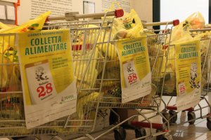 Colletta alimentare foto di repertorio