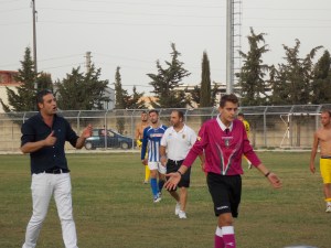 A sinistra il presidentem Paolo Martino mentre protesta con un arbitro (foto di Luca Caporale)