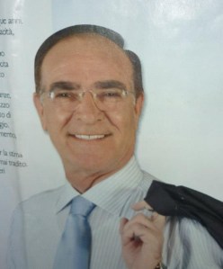 Il candidato sindaco Remo Capuozzo in un manifesto elettorale