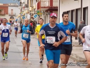 Un momento della Mezza Maratona di Stornarella, foto di Luca Caporale