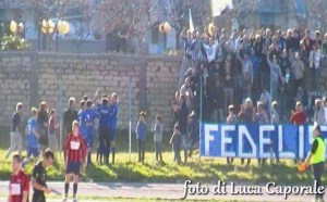 Un di Pelullo festeggiato dai Fedelissimi dello Stornarella, foto di Luca Caporale
