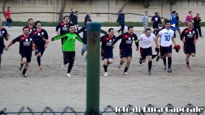 L'esultanza dell'Atletico Carapelle a fine partita