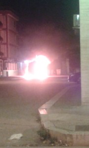 Il furgone incendiato a Carapelle