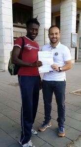 Amadou Sanneh con Mr. Ricucci alla vigilia della partenza