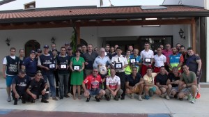 I volontari con l'amministrazione comunale e la Nuova Pantani CRS