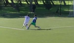 Il fallo in area subito da Piscopo