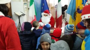 Babbo Natale incontra i bambini nella sede della Misericordia