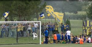 Festeggiamenti a fine partita dell'Audace con i tifosi