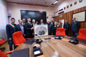 Le autorità ed i familiari all'intitolazione dell'aula presso Palazzo Carli