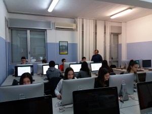 Gli alunni del Liceo Scientifico Olivetti alle prese con la prova