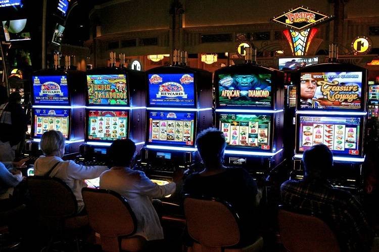 Scoperto in provincia di Foggia giro di slot machine truccate, evasione da oltre 14 milioni di euro